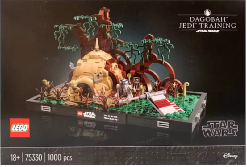 LEGO Star Wars Dagobah Jedi Training Diorama Set 75330
